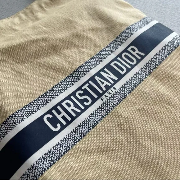 Christian Dior Yellow Canvas Tote Bag – VIP Beauty Gift - Picture 7 of 10